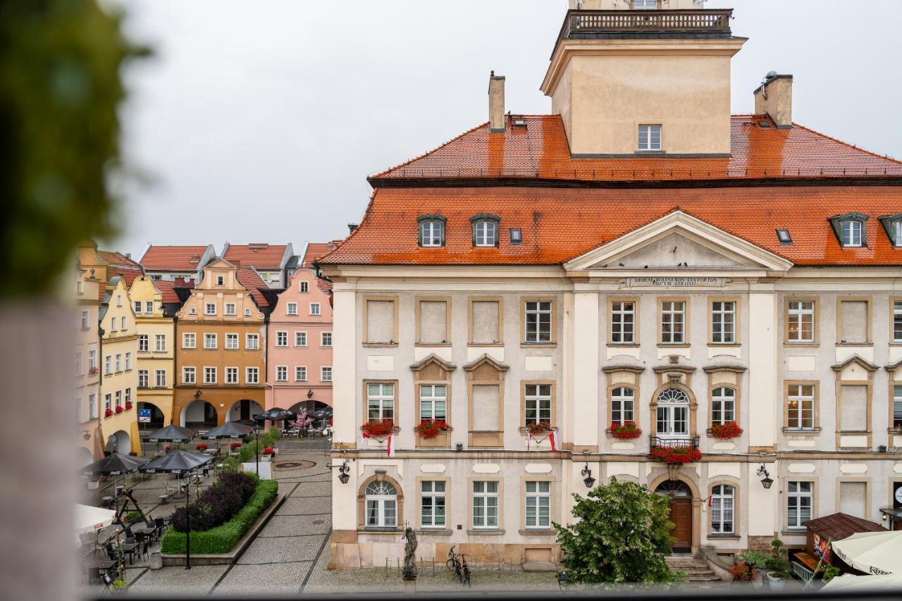 Zloty Jelonek - 4 Osobowy Na Placu Ratuszowym - Space * Jelenia Gora